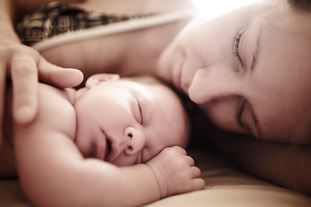 Will a Bed-time Bottle Help Your Breastfed Baby Sleep?